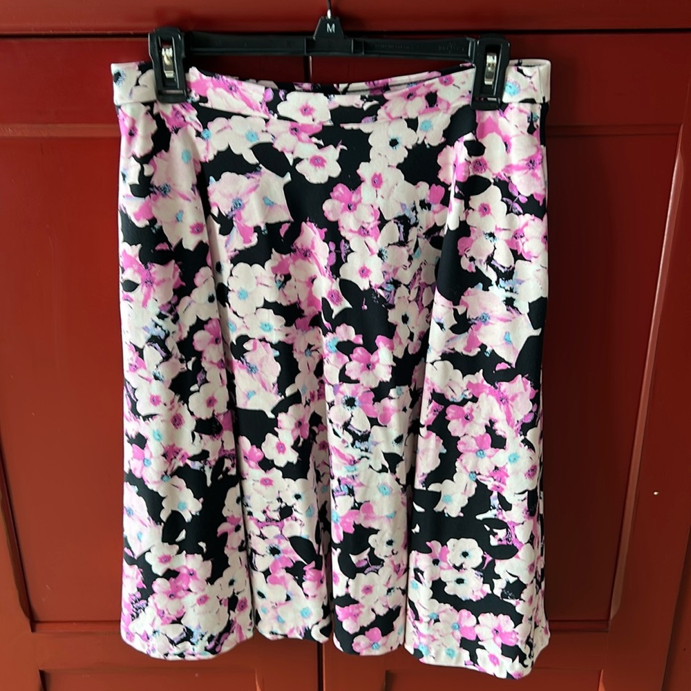 Adrienne Vittadini - Skirt - size Medium